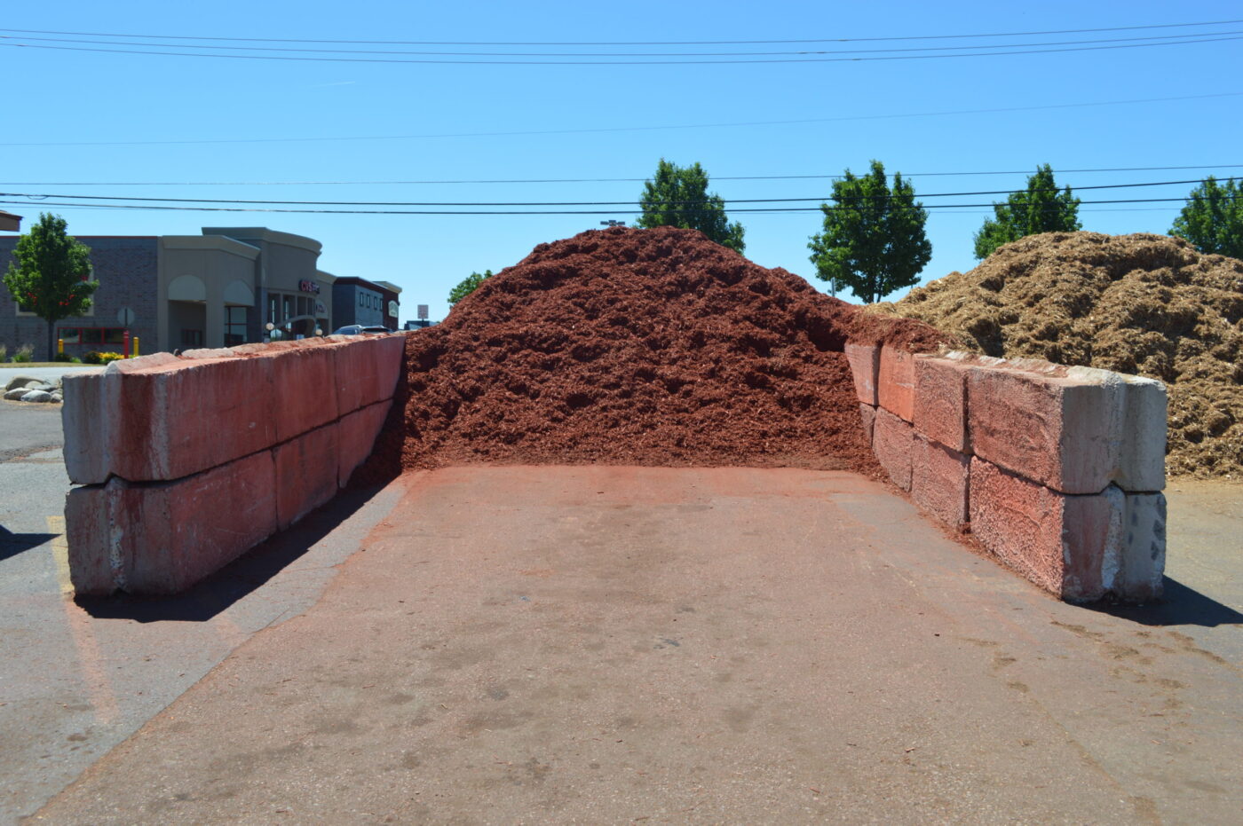 Red Decorative Mulch Main S Landscape Supply   Red Mulch Pile Scaled 1 1400x931 